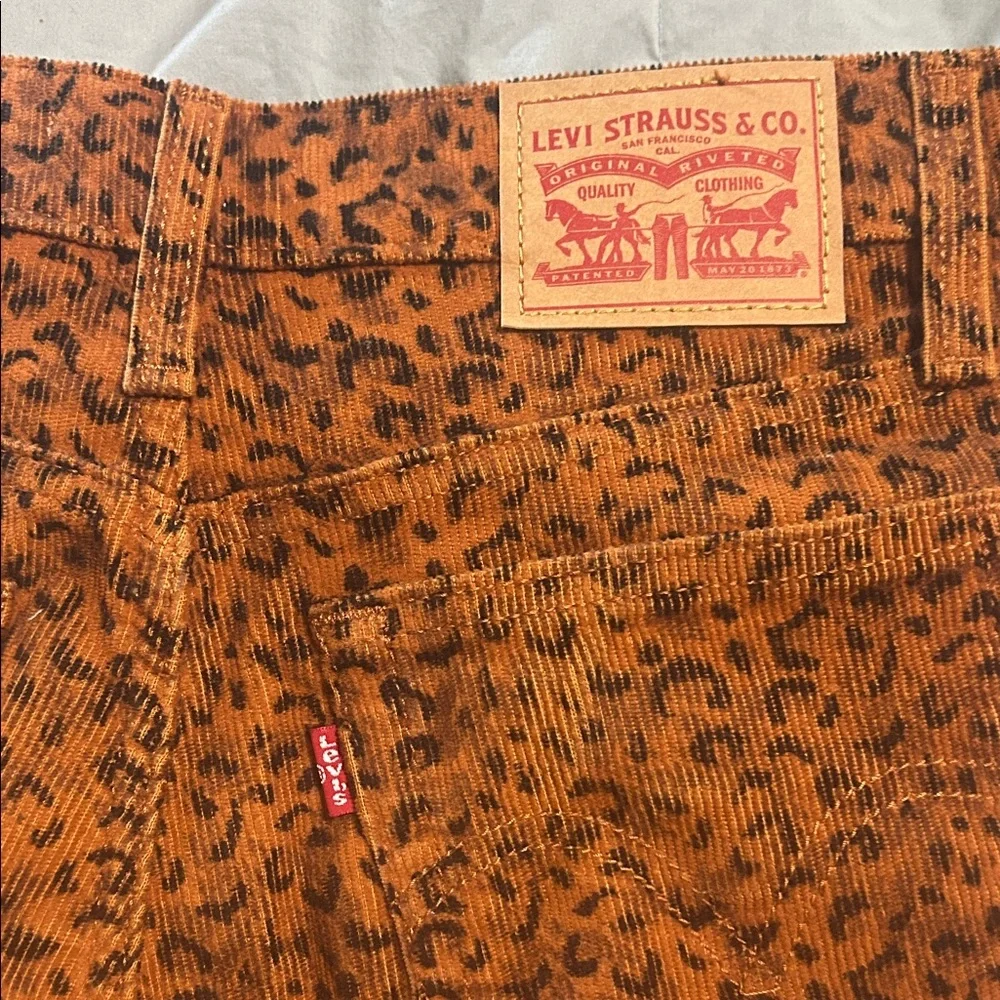 Levi's Ribcage Wedgie Leopard Print Cropped Straight-Leg Corduroy Jeans - 26 - Picture 4 of 6